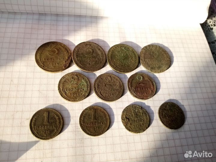 Монеты и пуговицы