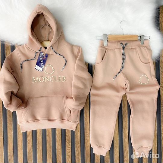 Спортивные костюмы