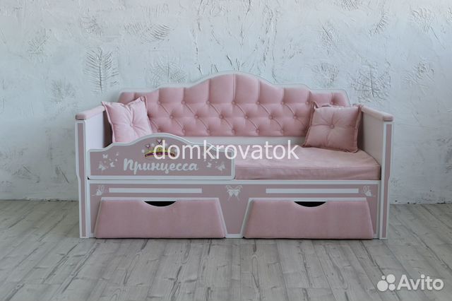 Кровать мягкая