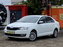 Skoda Rapid 1.6 AT, 2019, 44 000 км, с пробегом, цена 1 495 000 руб.