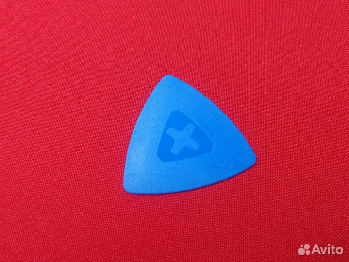 057573 Медиатор пластиковый для вскрытия корпусов