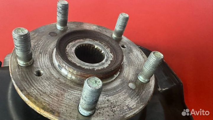 Ступица с кулаком в сборе передняя правая Honda