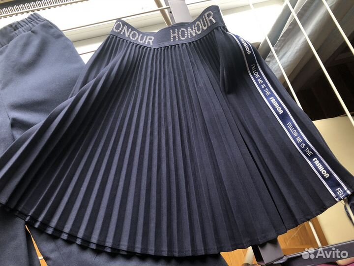 Школьшые брюки и юбка на девочку 128-134