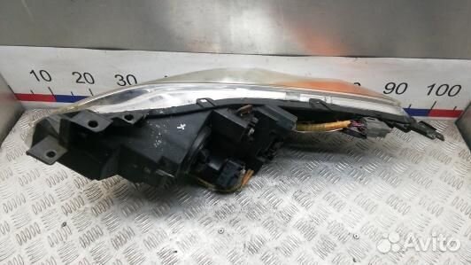 Фара правая mazda 3 2 (2SK14MU01)