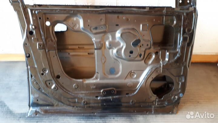 Дверь передняя левая Nissan X-Trail I (T30)