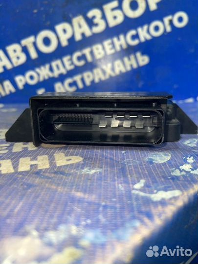 Блок управления стояночным тормозом Volkswagen