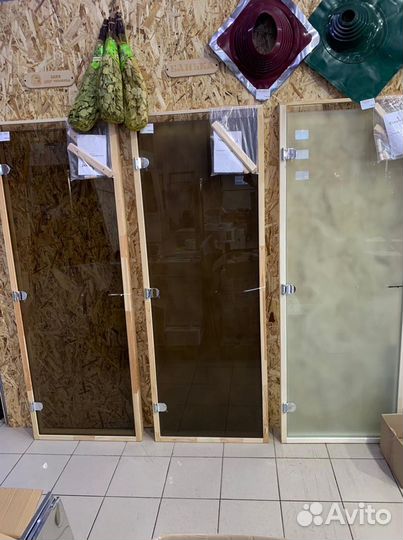 Дверь стеклянная для бани