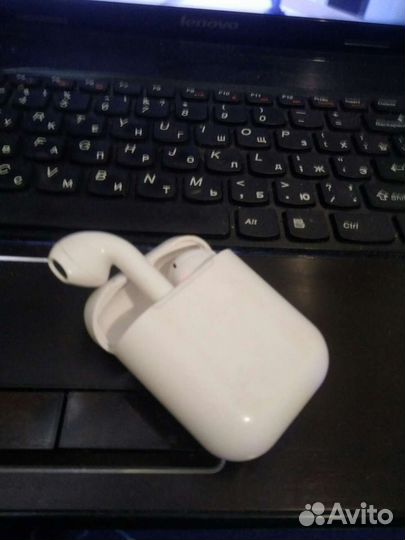 Беспроводные наушники apple airpods