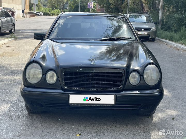 Mercedes-Benz E-класс 2.4 AT, 1998, 555 850 км