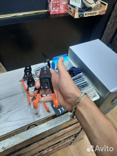 Настенный держатель для гитары Harmony Haven