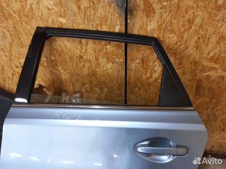 Дверь задняя левая toyota auris E 180