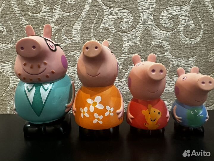 Игровой набор Peppa Pig Семья Пеппы 4 фигурки