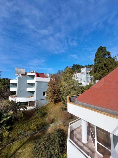 Коттедж 560 м² на участке 100 сот.