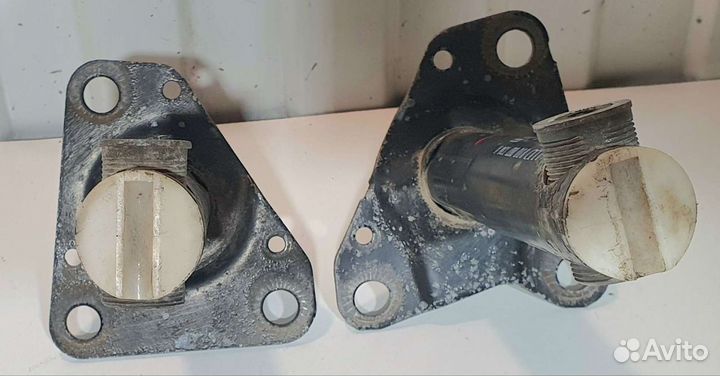 Кронштейн переднего бампера левый Audi A4 B5