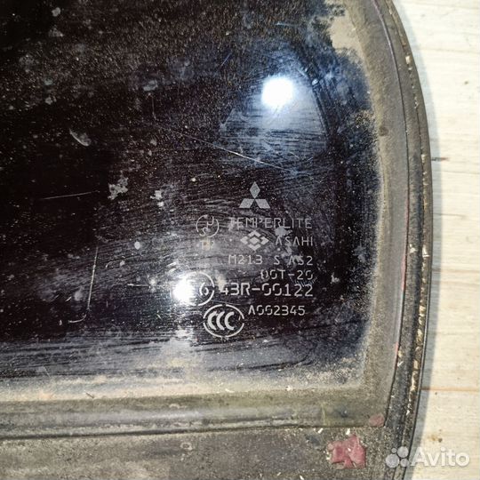 Стекло заднее левое Mitsubishi Lancer 9