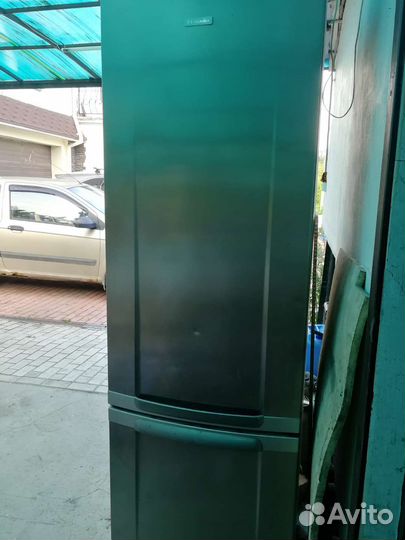 Холодильник двухкамерный бу