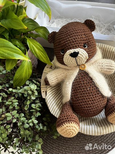 Вязаная игрушка ручной работы 