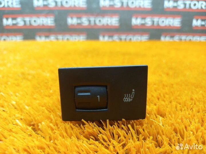 Кнопка подогрева сидений задняя левая Volkswagen