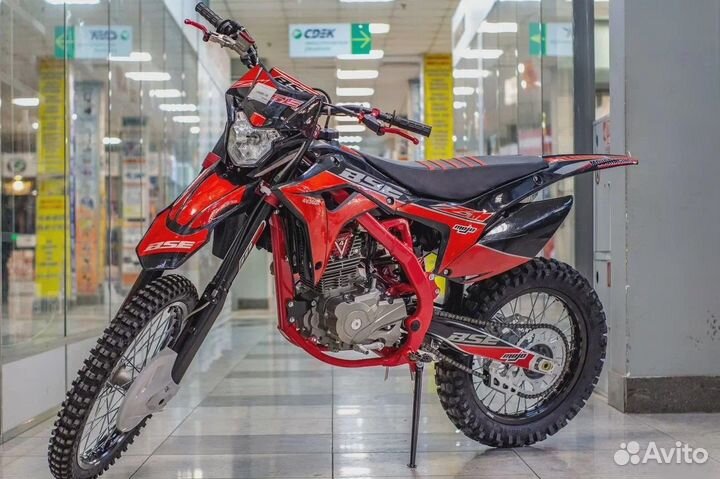 Мотоцикл BSE Z11 красно-черный