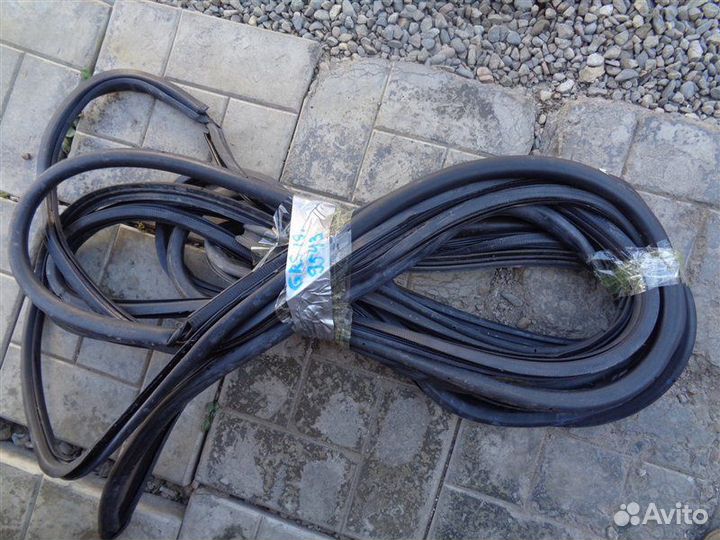 Уплотнитель дверного проёма Lexus Gs350 GRS191