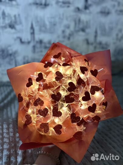 Светящийся букет из сердечек