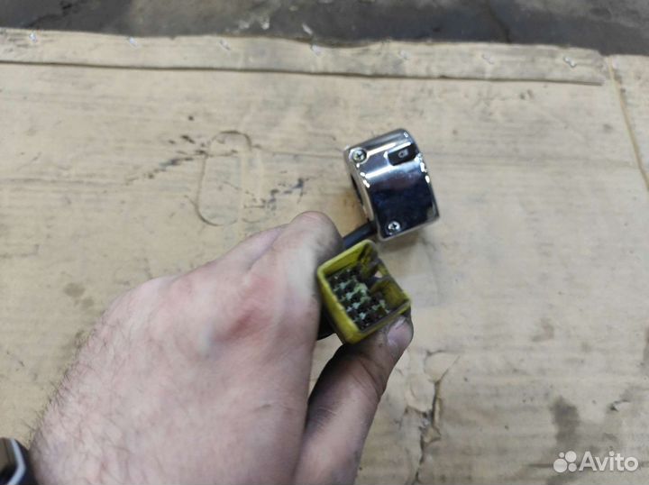 Пульт левый Suzuki Burgman/skyWave ck43