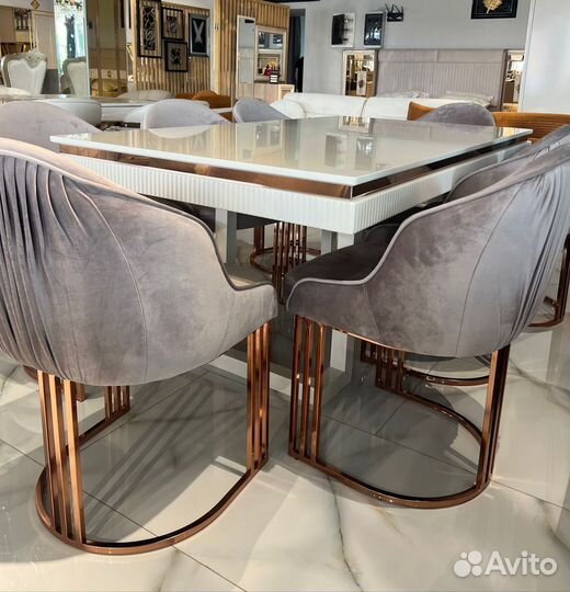 Столы и стулья