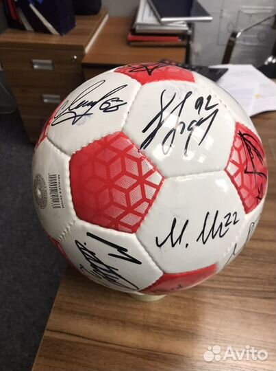 Футбольный мяч сувенирный (с автографами игроков и