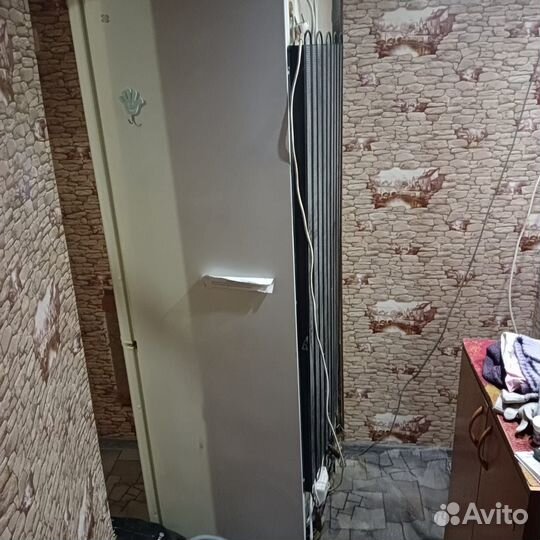 Продаётся холодильник Indesit