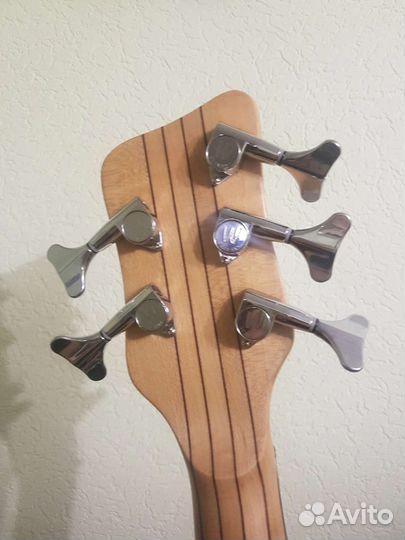 Бас гитара 5 струн