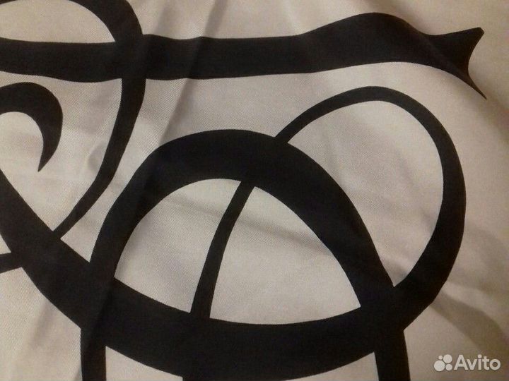 Платок valentino