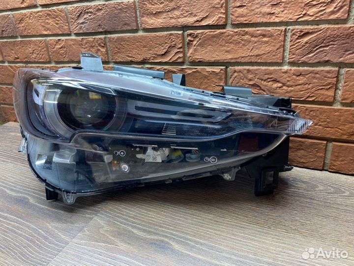 Фара правая Mazda CX 5 2017-2023 LED
