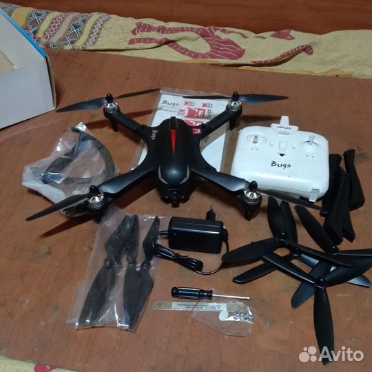 Квадрокоптер MJX Bugs 3 с камерой и FPV очками
