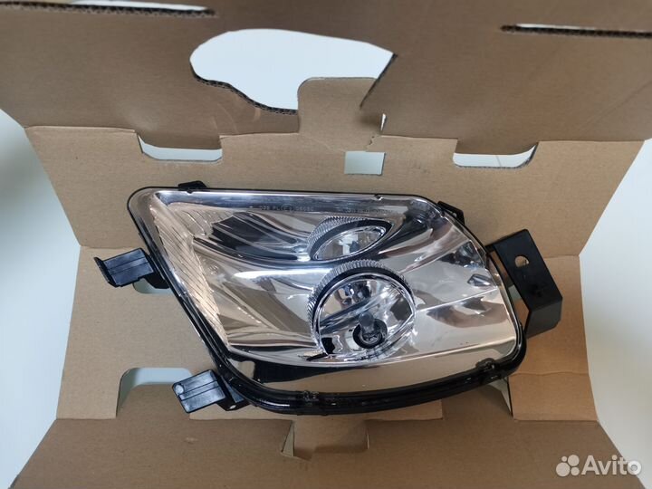 Противотуманная фара левая Пежо 408