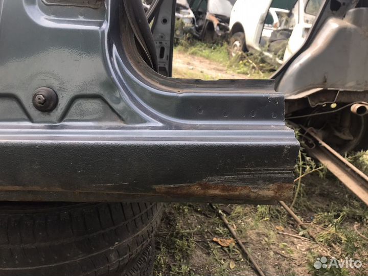 Гранта порог бочина стойка средняя