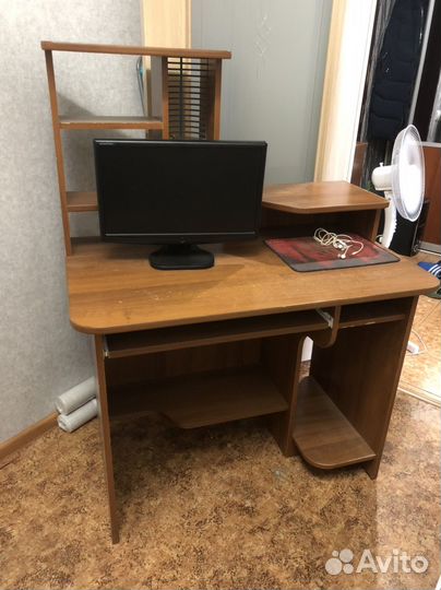 Компьютерный стол