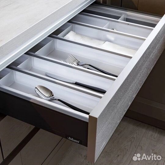 Серая матовая кухня