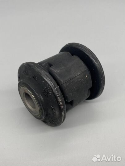 Сайлентблок рычага VAG 1K0407182F