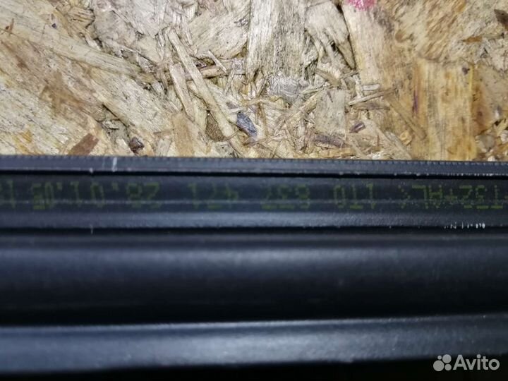 Уплотнитель стекла двери touran 2003-2010