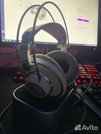 Студийные наушники akg k701
