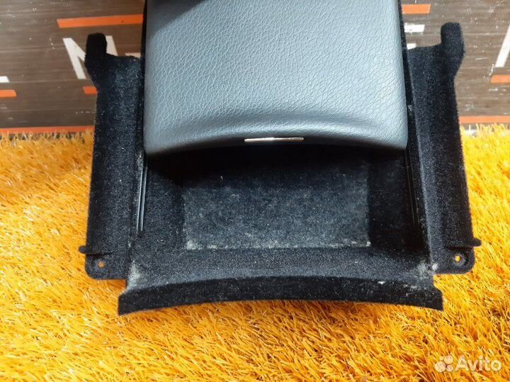 Вещевой ящик Mercedes-Benz S-Class W220 113.960