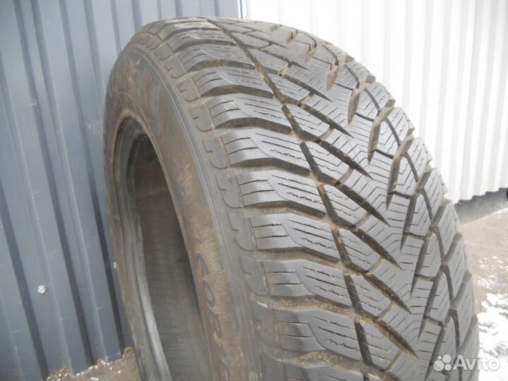 Goodyear UltraGrip+ SUV 245/60 R18 105H