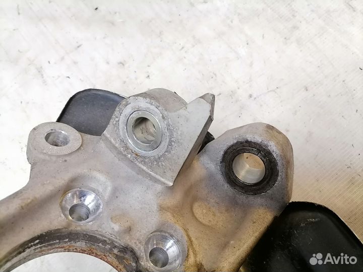 Цапфа передняя правая Audi A6 C6 4F2 болт креплени