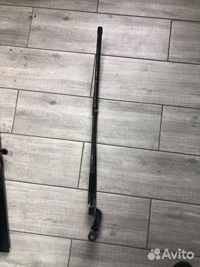 Поводок дворника левый ауди А6 С6 audi A6 4F C6