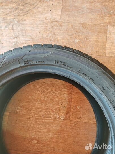 Toyo 310 235/45 R17 94V