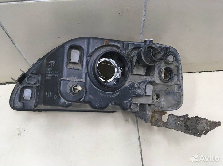 Фара передняя правая Renault Logan