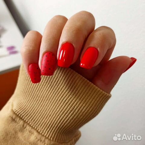 Маникюр с покрытием гель-лаком