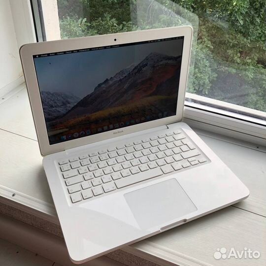 Apple MacBook 13 C2D 8gb 256ssd заряд на 4 часа