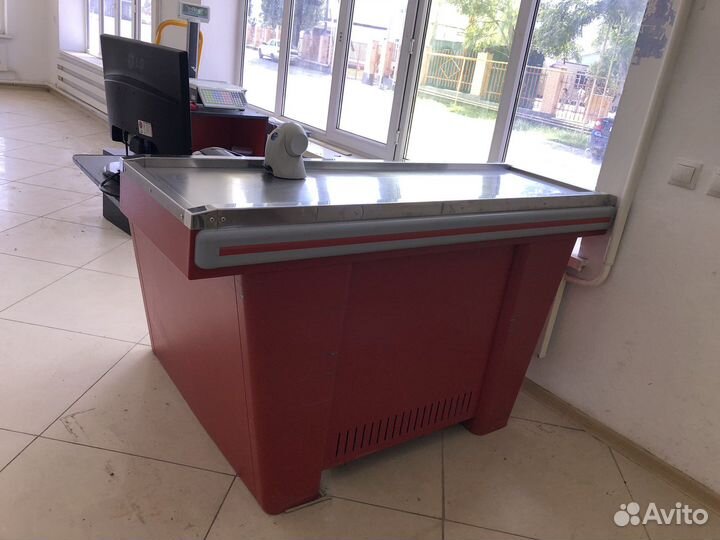 Стелажи прилавки кассовый бокс касса с весами
