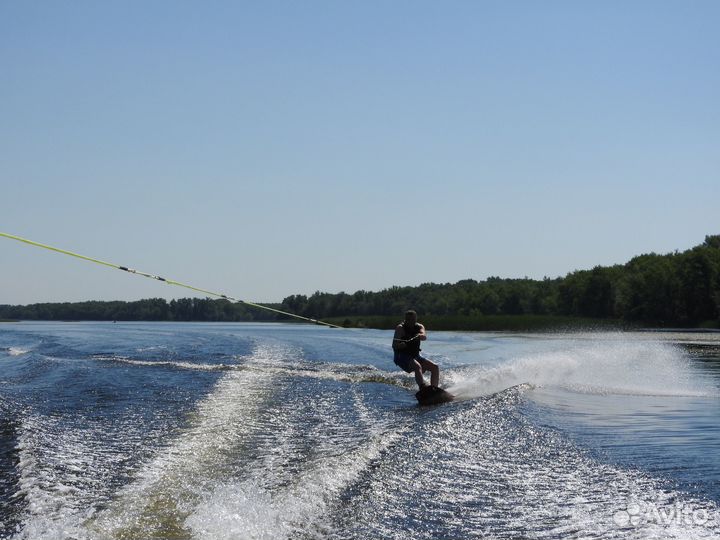 Вейкборд за катером